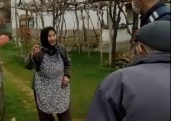 Yaşlı teyzenin güzelliği