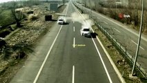 Elazığ ve Bingöl’de trafik kazaları kameraya yansıdı