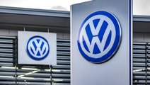 Volkswagen, koronavirüs nedeniyle sosyal mesafeye dikkat çekmek için logosunu ayırdı