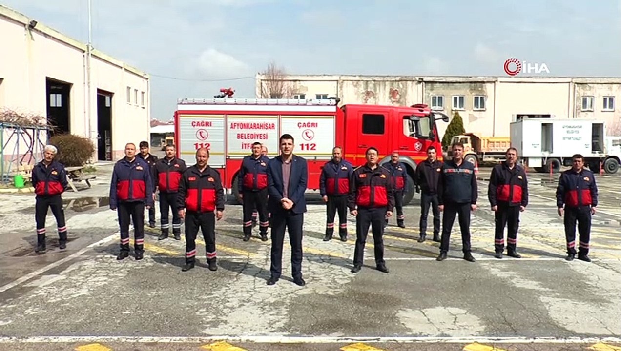 Belediye personelinden sağlıkçılara destek videosu