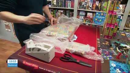 Loire-Atlantique : les libraires s'activent pour livrer à domicile leurs articles