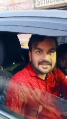 जबलपुर से नर्मदा दर्शन जा रहे युवकों को मिला पुलिस का 'प्रसाद'