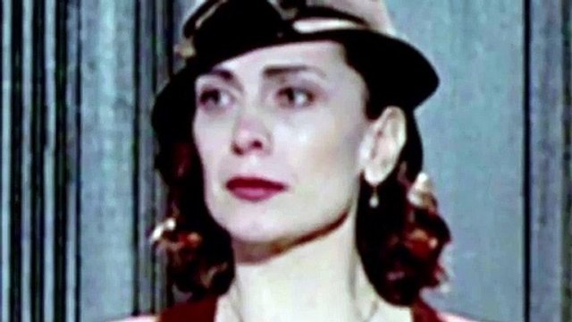 Άγριες Μέλισσες: Η Μυρσίνη μένει σπίτι και δες τι κάνει και θα συγκινηθείς!