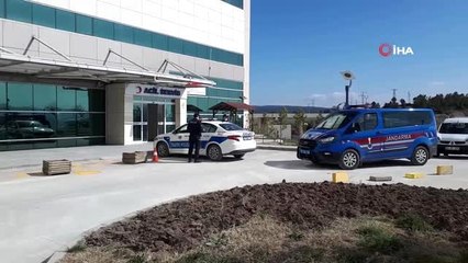 Jandarma ve polis sağlık çalışanlarını selamladı, sağlık personeli alkışladı