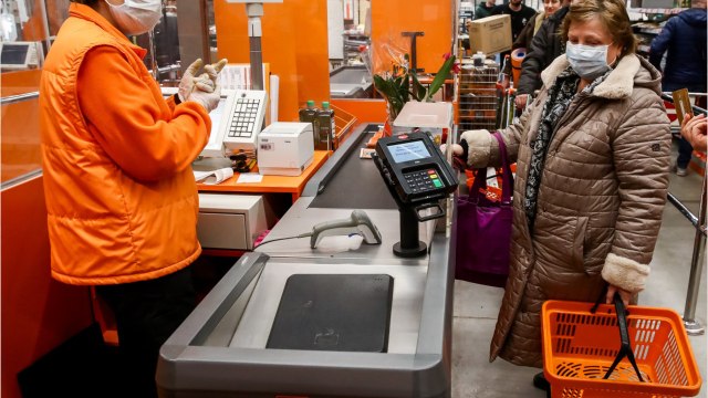 Retailers Hiking Wages During CoronaVirus Pandemic