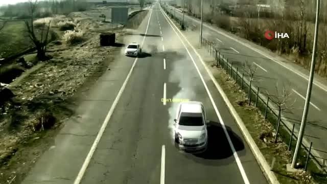 Elazığ ve Bingöl'de trafik kazaları kameraya yansıdı