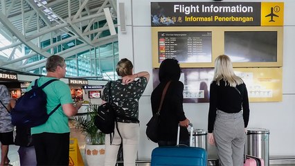 جزائريون عالقون في مطارات العالم بسبب كورونا يناشدون الرئيس إعادتهم