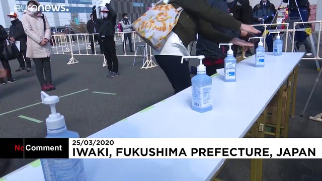 شاهد: بين الفرح والحزن اختلطت مشاعر زوار الشعلة الأولمبية بعد قرار التأجيل