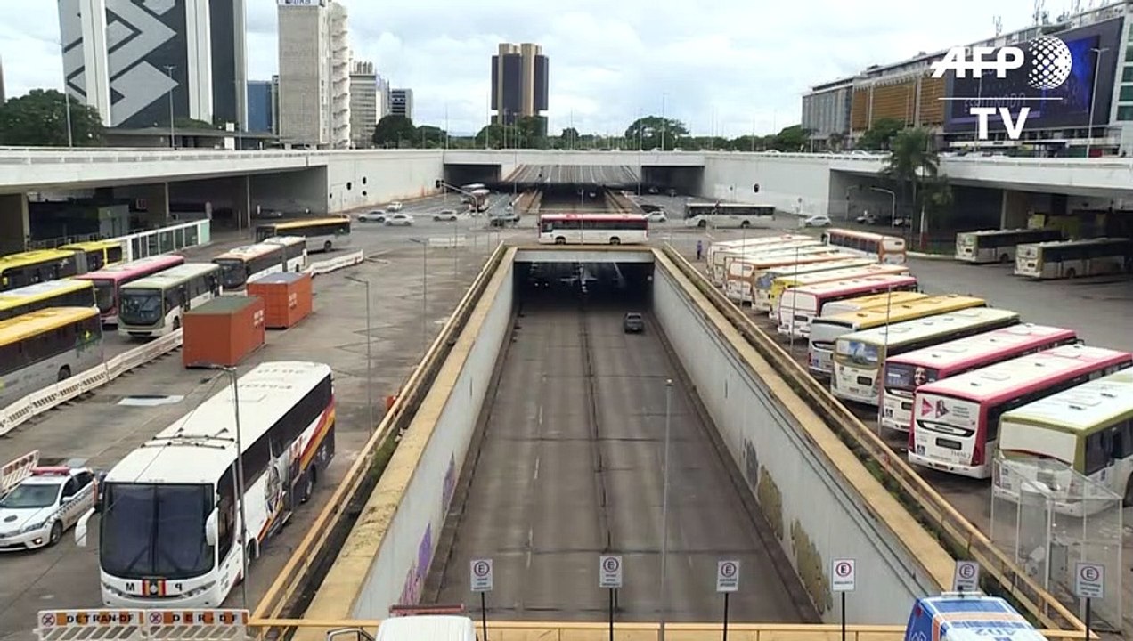 Coronavirus: Brazil streets empty
