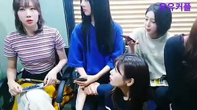 170709 JIU & Yoohyeon Cute Moment