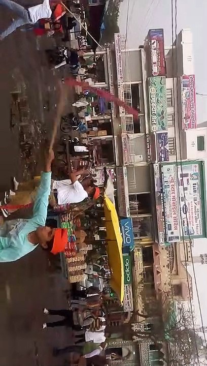 देखिए बच्चों का लाठियों का  Pradarshan