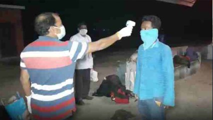 Lockdown: वाराणसी से रेलवे ट्रैक के सहारे बिहार जा रहे 16 युवक, चंदौली पुलिस ने किया रेस्क्यू