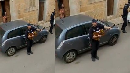 Lock Down के दौरान Spain Police लोगों के घर के बाहर कर रही ये काम; Viral Video | Boldsky