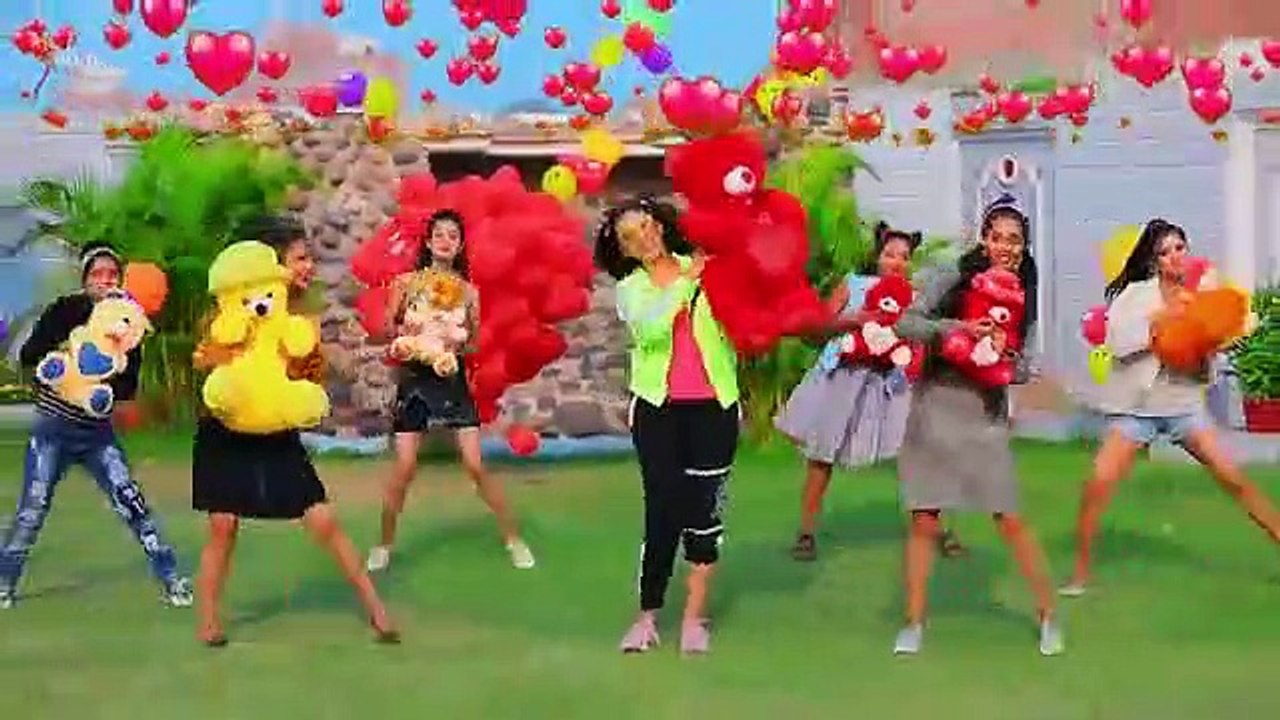 #Akshara_Singh_का_नये_LOOK_में__HAPPY_NEW_YEAR_#Video_Song_|_मेरा_बाबू_मेरा_सोना_-_Mera_Babu_Sona(360p)