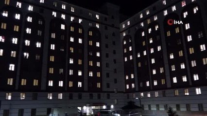 Yurt dışından getirilen öğrencilerden alkışlı destek