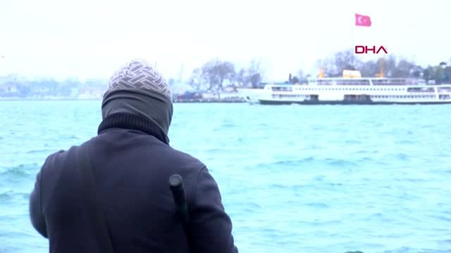 ÜSKÜDAR'DA YASAKLANDI ANCAK KARAKÖY'DE MANZARA DEĞİŞMEDİ -1