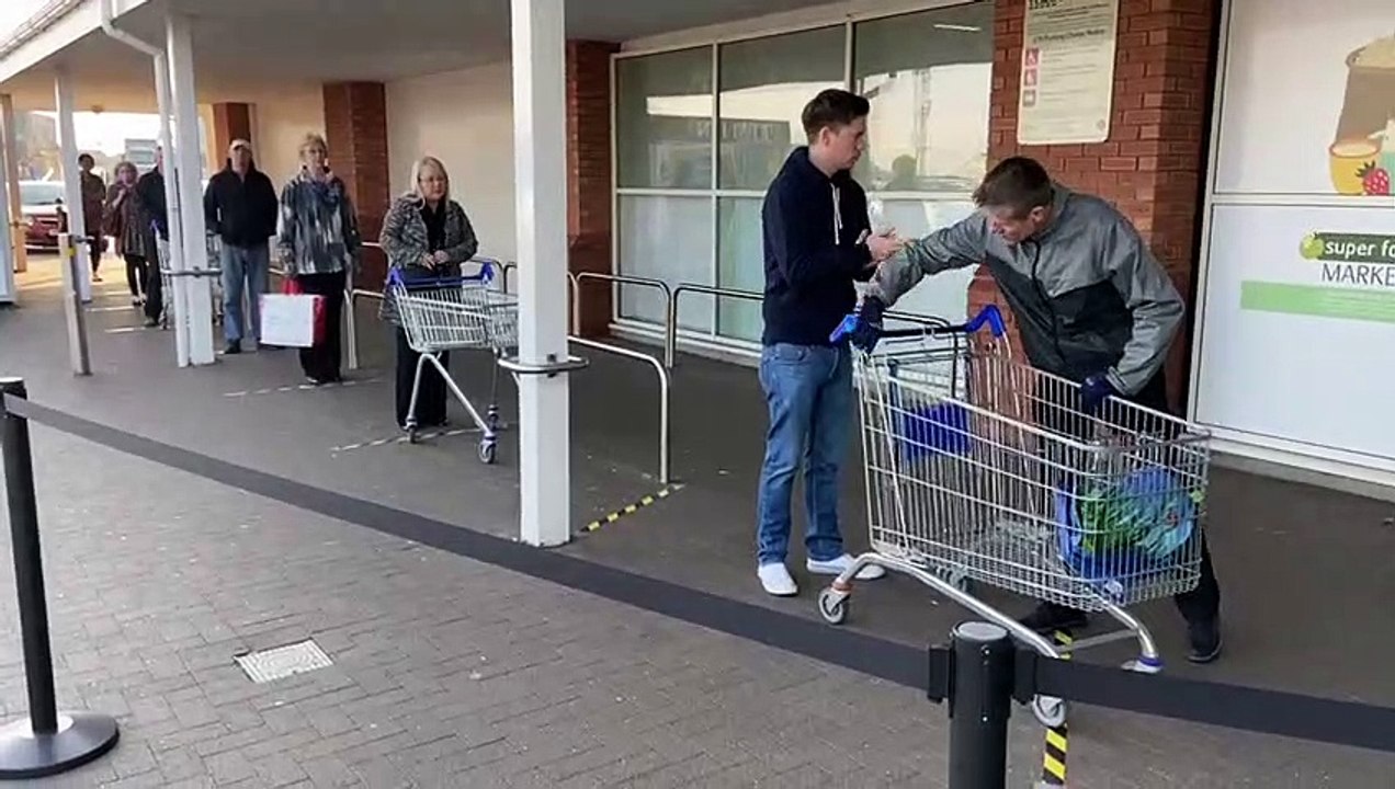 Supermarket queues