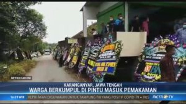 Diimbau Tak Melayat, Warga Tetap Nekat Datang ke Pemakaman Ibunda Jokowi