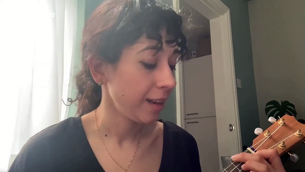 'We've all got our part to play': UK doctor gives coronavirus advice while strumming on ukulele