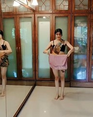 தலைகீழாக நின்றும் நடனம் ஆடி.. டிசைன் டிசைனா வித்தை காட்டும் ஹீரோயின் - வீடியோ