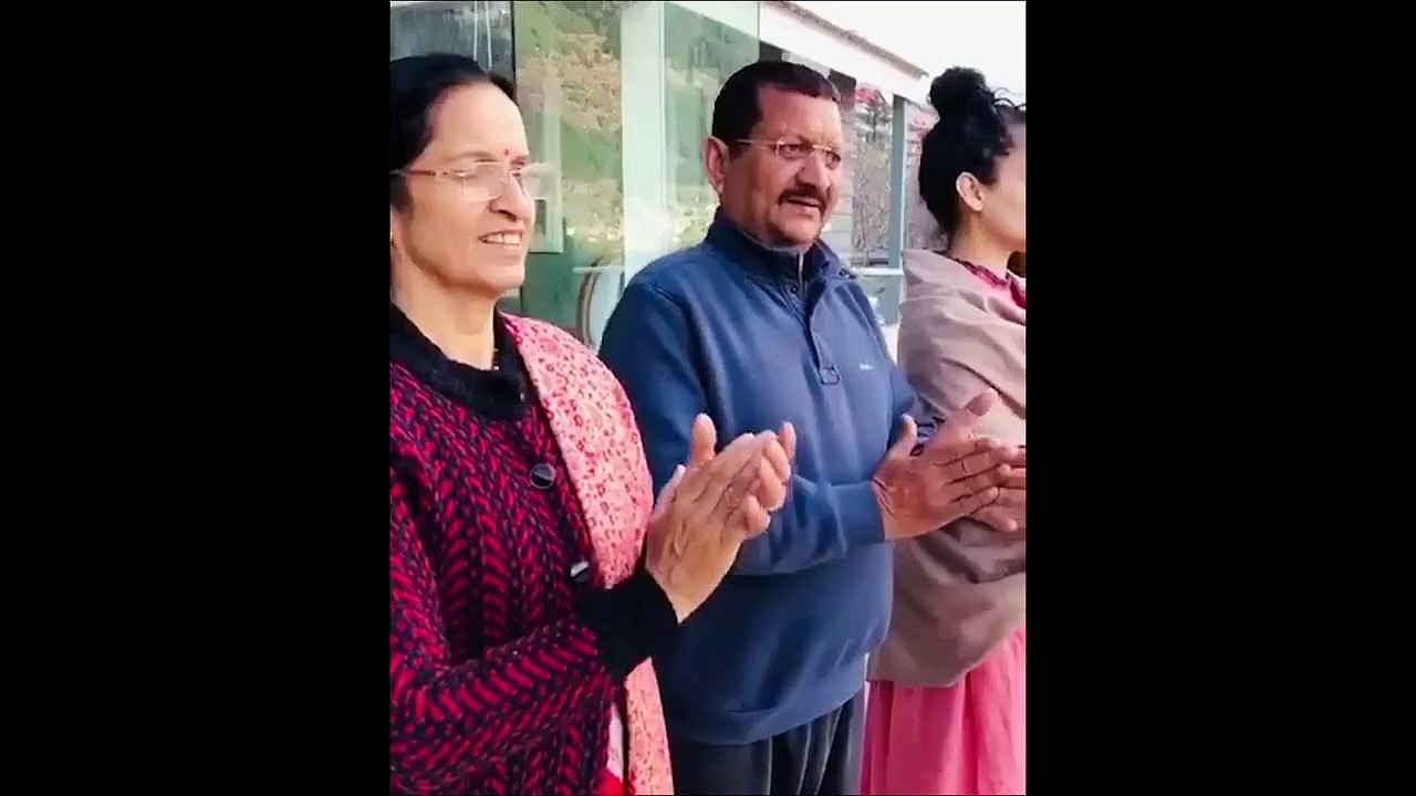 Bollywood Stars Ranveer, Deepika, Kangna, Varun, Aishwarya Clapping at 5:00pm For Corona Virus|| COVID-19