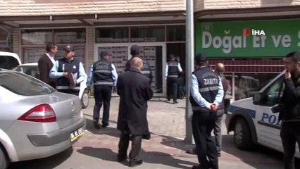 Keçiören'de Zabıta ekipleri kaçak dezenfektan deposuna baskın yaptı 3 ton dezenfektan madde ele...