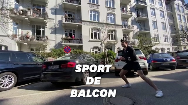 Ce prof de sport allemand donne son cours dans la rue pour les habitants