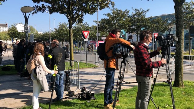 Le convoi sanitaire arrive en gare d'Angers Saint-Laud