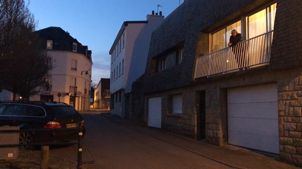 Coronavirus. À Auray, les habitants du quartier de la Chapelle du saint Esprit applaudissent les soignants