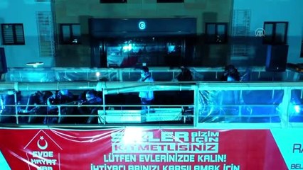 Belediyeden "Evde kal" çağrısına uyan vatandaşlara "mini konser"