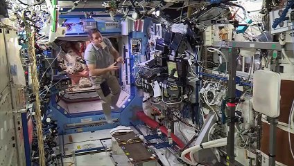 Quarantena: i segreti degli astronauti spiegati da Samantha Cristoforetti