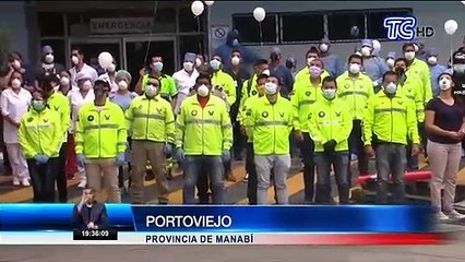 Manabí: Profesionales de salud recibieron un homenaje por su labor ante la emergencia sanitaria