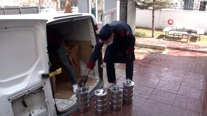 Yaşlılar 'vefalı' ellere emanet... 65 yaş üstü ve kronik rahatsızlığı olanların her ihtiyaçları...