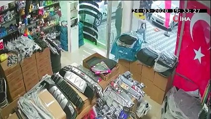 Dükkan basan 12 kişilik grup baba ve oğulu öldüresiye dövdü