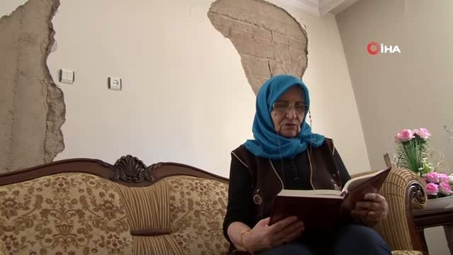Depremzede evi hasarlı olmasına rağmen evde kal çağrısına uyuyor