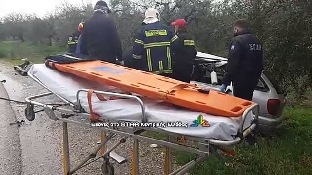 Τροχαίο με εγκλωβισμό στον παράδρομο της Εθνικής Οδού Αθηνών Λαμίας