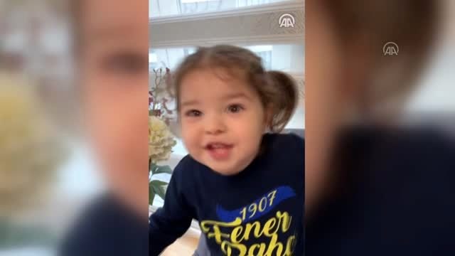 Sağlık çalışanı babasına kavuşmak isteyen minik kızdan Evde kalın çağrısı
