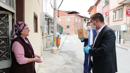 Burdur Belediyesi Ramazan paketlerini erken dağıtmaya başladı