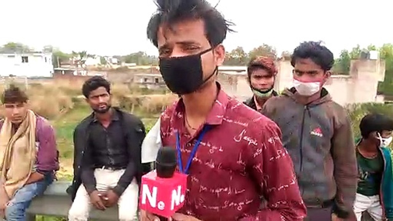 इटावाः कोरोना जंग में पैदल चले लोग, 6 दिन से चल रहे मजदूरों के पैर में पड़े छाले