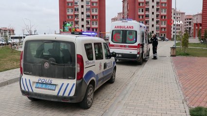 Annesi tarafından kanepede ölü bulundu