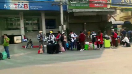 Hundreds of Burmese migrant workers converge on border with Thailand to return home