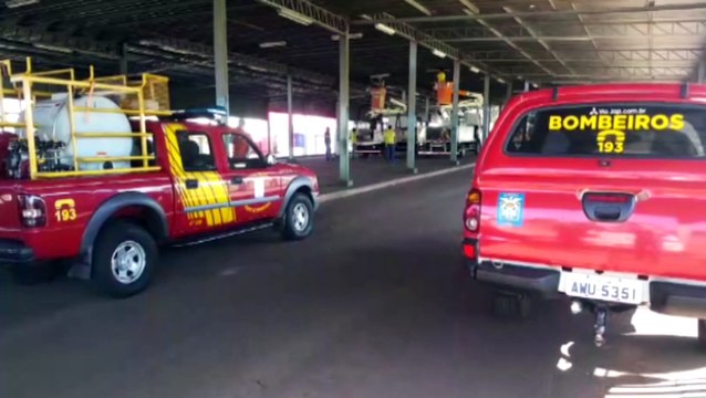 Corpo de Bombeiros faz procedimentos de higienização em espaços públicos da cidade