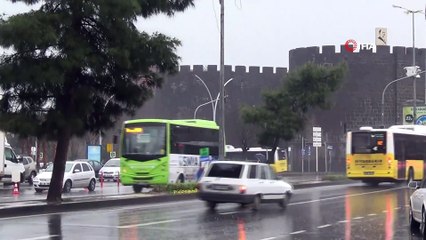 Meteorolojinin uyarısı sonrası sağanak yağış başladı