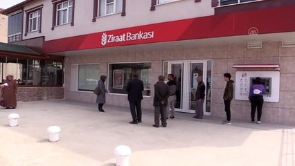 Koronavirüs nedeniyle sokağa çıkamayanların maaşları evlerinde ödendi - KIRIKKALE