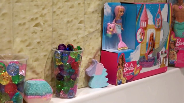 Sophia, Isabella e Alice - Tinkerbell a Fada Mágica concede seus Desejos - Diversão no Banho com Sereias Mágicas