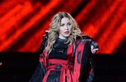Madonna presta homenagem a Mark Blum