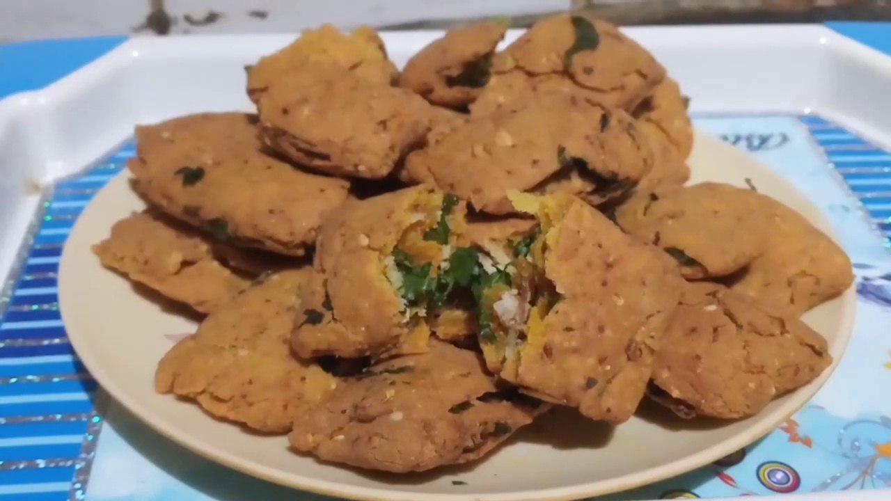 Spicy and crispy Bhakarvadi इस होली पर बनाए नए अंदाज़ में चटाखेदार एवं कुरकुरी बेसन की भाखरवड़ी