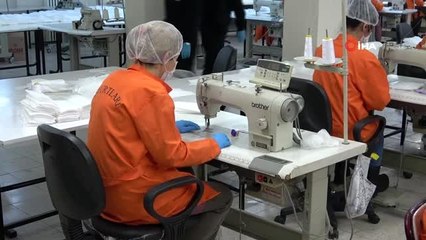 Kadın hükümlüler günde 12 bin maske üretiyor