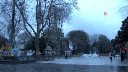 Tarihi Eyüpsultan Camii'nden dua yükseldi