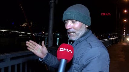 GALATA KÖPRÜSÜ'NDE BALIK TUTMAYI SÜRDÜRDÜLER